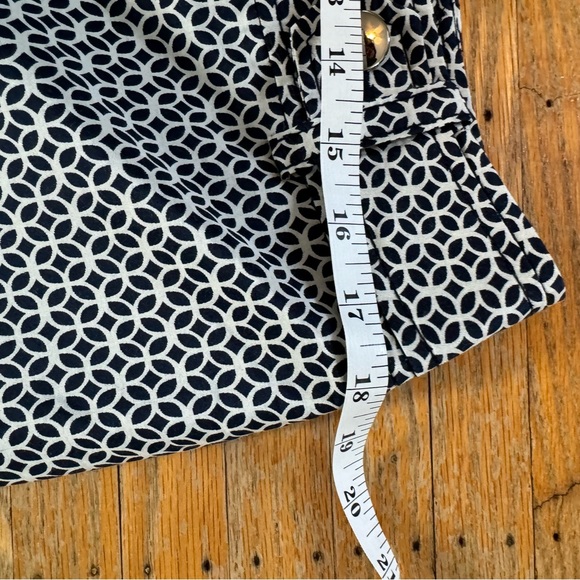 Ann Taylor  Womens Size 12 Black & White Print Margo Pants Capris - Picture 11 of 15